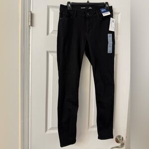 NWT OLD NAVY ROCKSTAR SKINNY JEANS SIZE 8